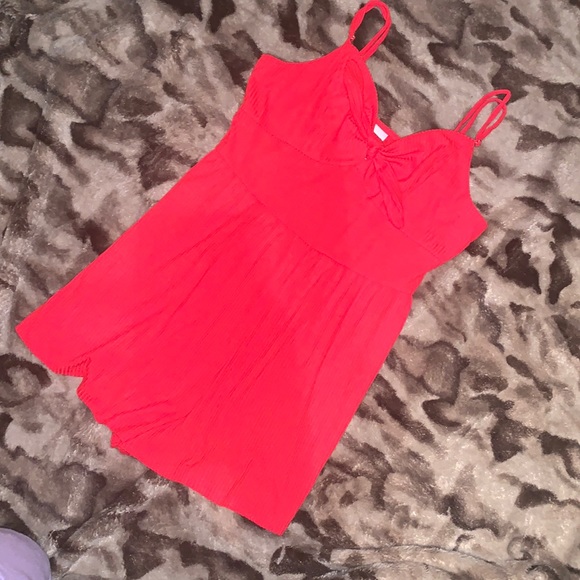 Red tie, front romper - Picture 1 of 3